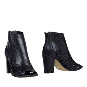 Piampiani Woven Ankle Peeptoe Booties 7.5